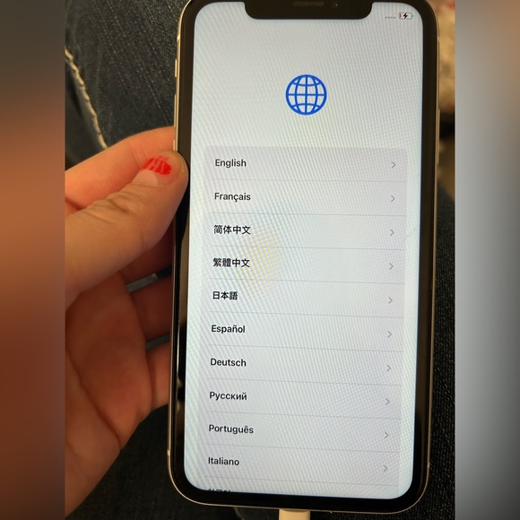 Apple iPhone Xr - Picture 2 of 4